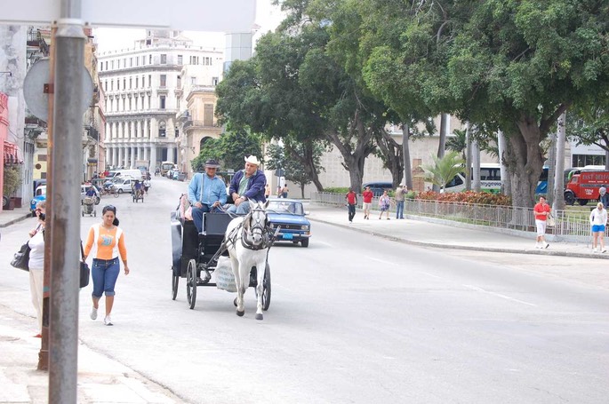 Cuba Transportmittel 2 [Desktop Auflösung]