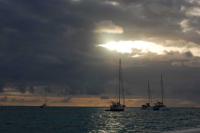 Mayreau Morgenstimmung Cays 2 [Desktop Auflösung]