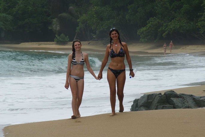 Tobago Strandspaziergang mit Sassi [Desktop Auflösung]