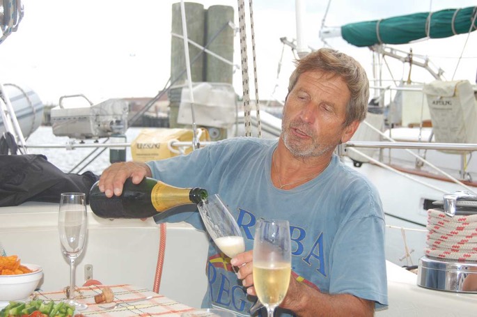 Uli - Champagner [Desktop Auflösung]